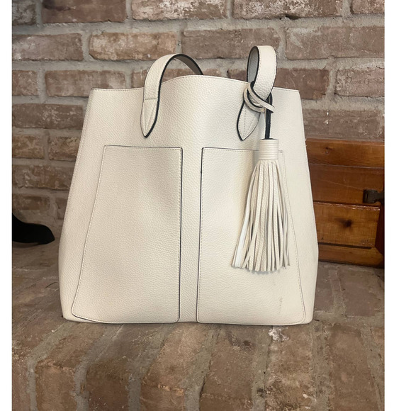 Steve Madden Handbags - Steve Madden Large White leather bag! Mint condition!